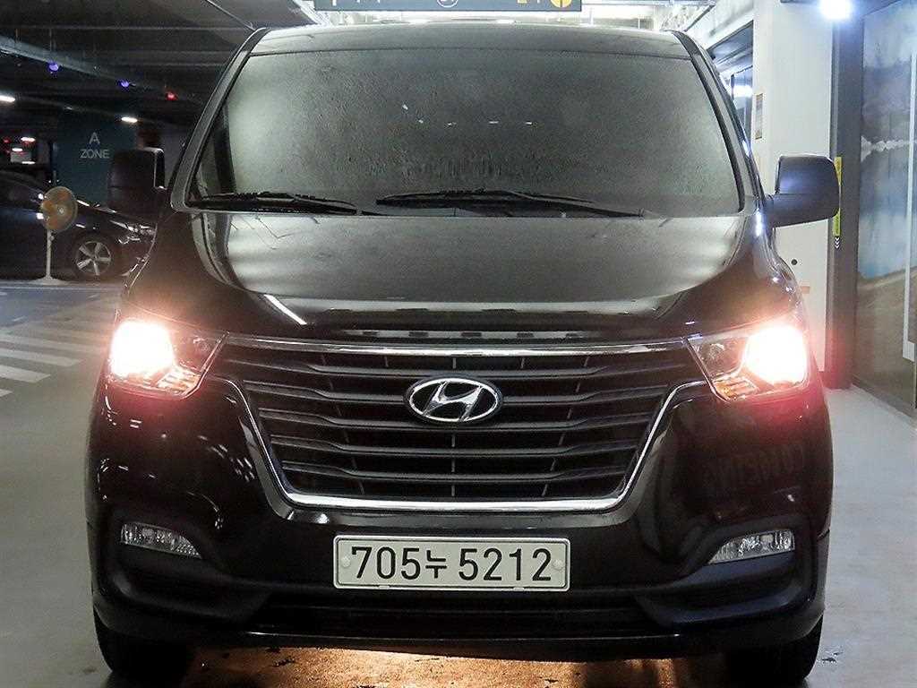 HYUNDAI Starex - Vista 2