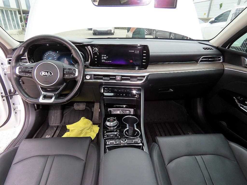 KIA K5 - Vista 7