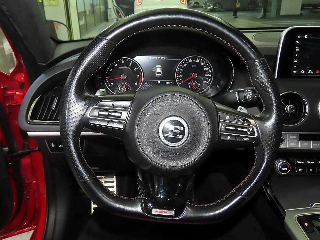 KIA Stinger - Vista 8