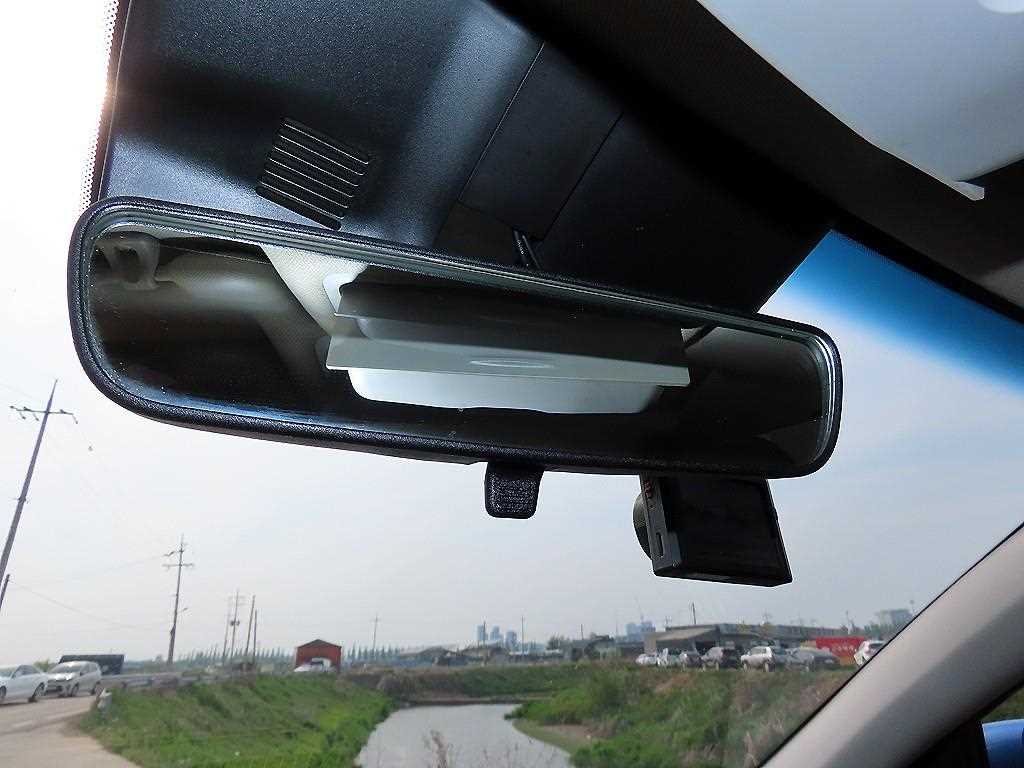 HYUNDAI Kona - Vista 12