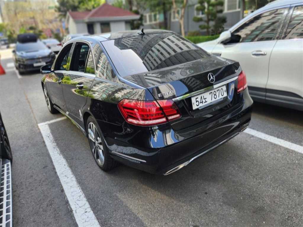 Mercedes Benz E class - Vista 4