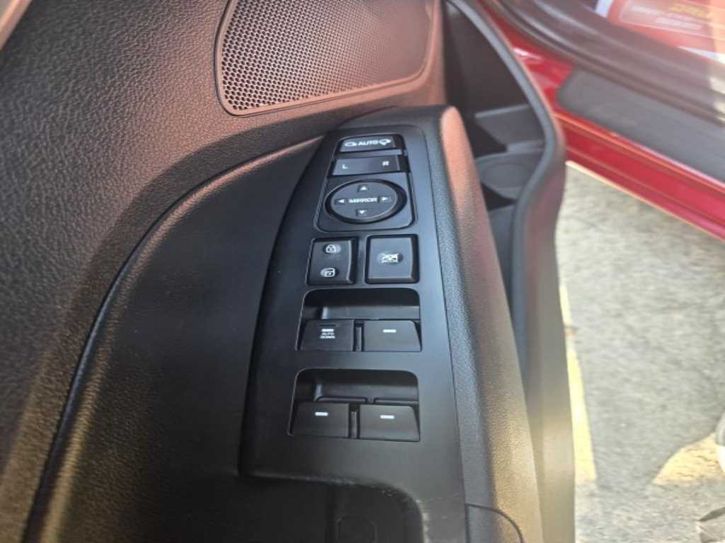 HYUNDAI Avante - Vista 6