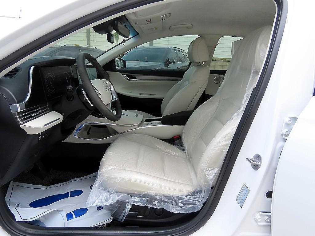 HYUNDAI Grandeur - Vista 3