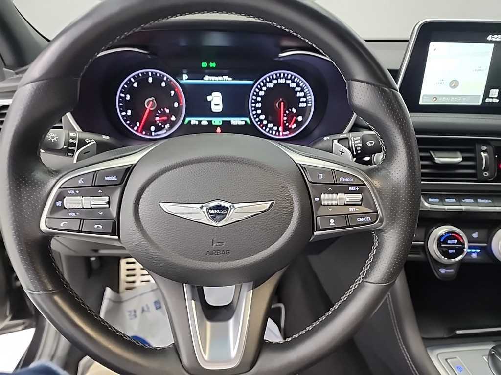 Genesis G70 - Vista 9