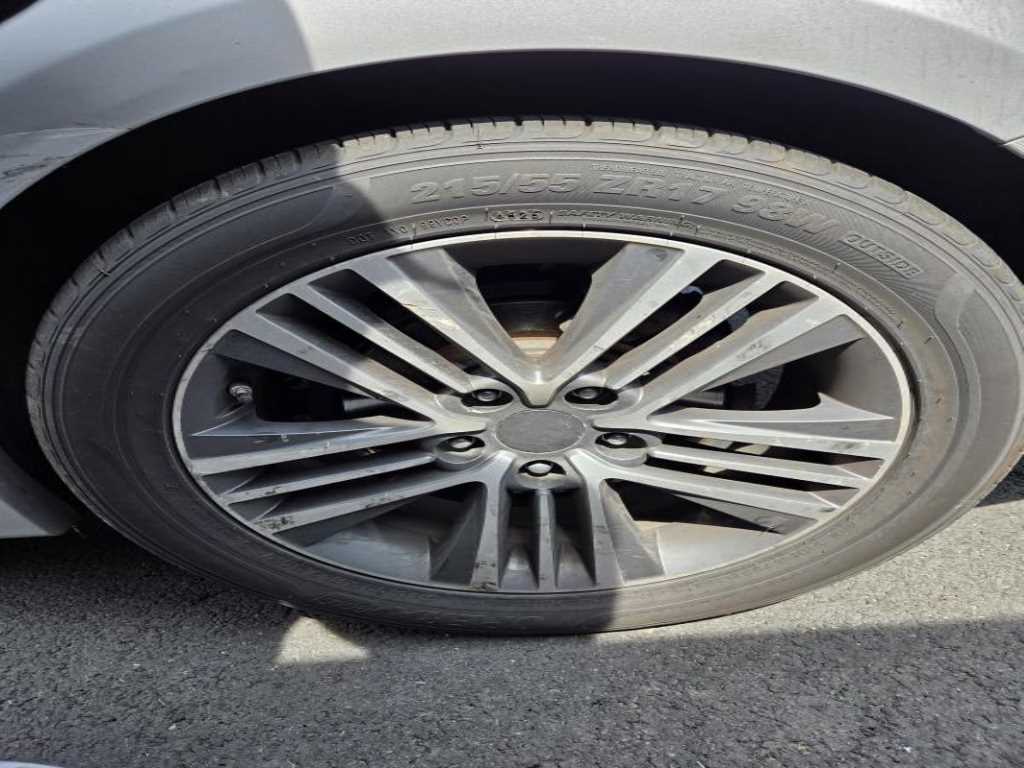 KIA K5 - Vista 9