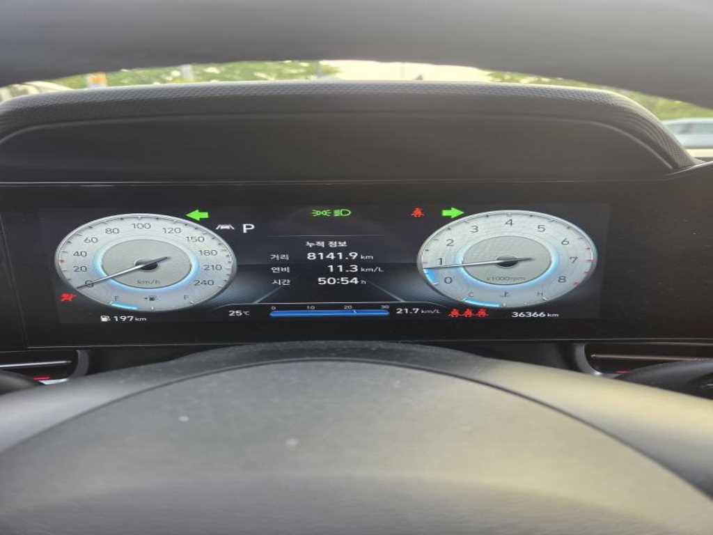 HYUNDAI Avante - Vista 8