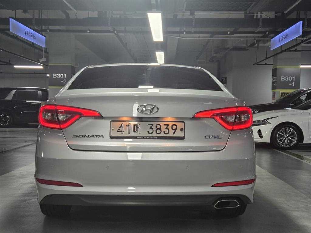 HYUNDAI Sonata - Vista 3