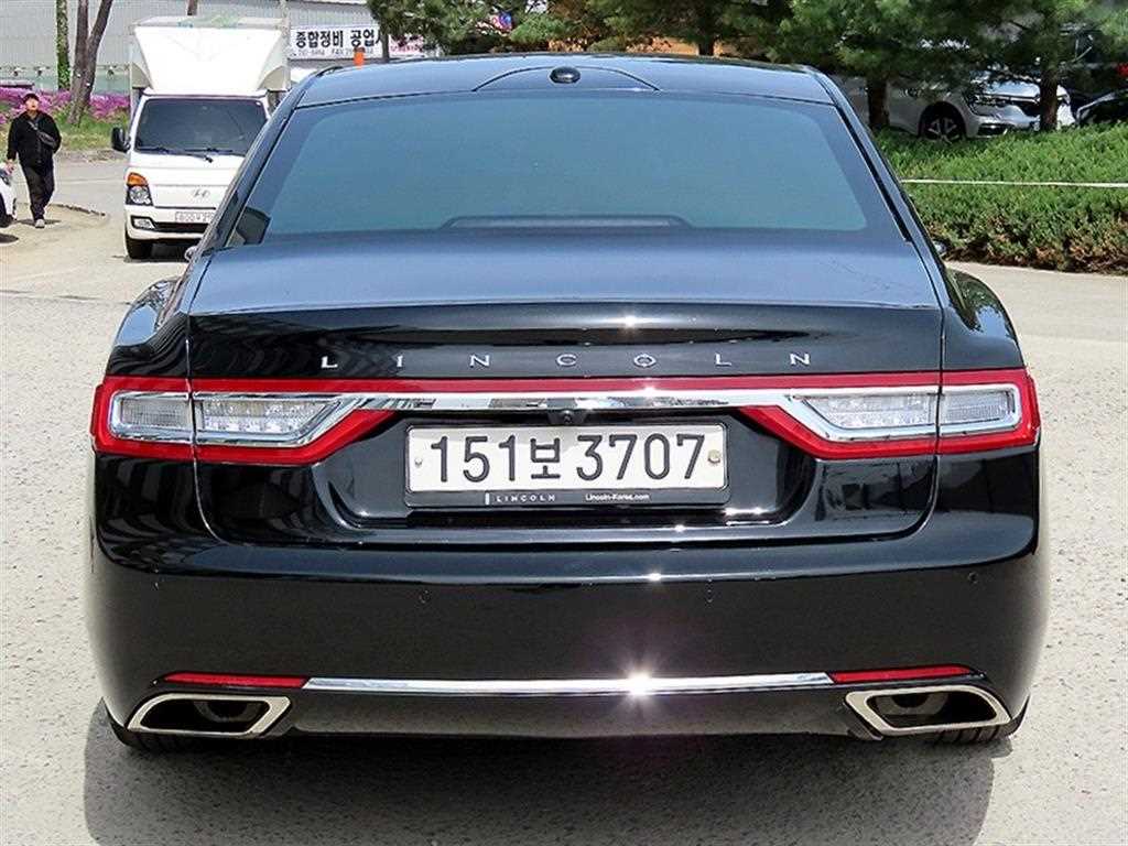 Lincoln Continental - Vista 4