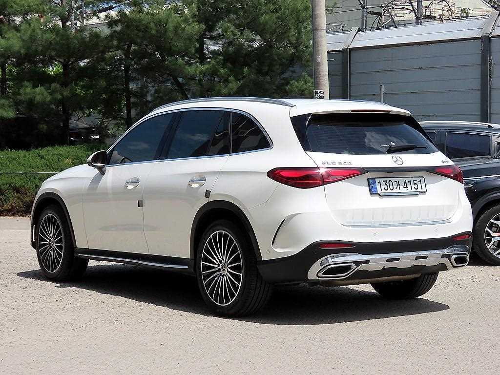 Mercedes Benz GLC Class - Vista 3