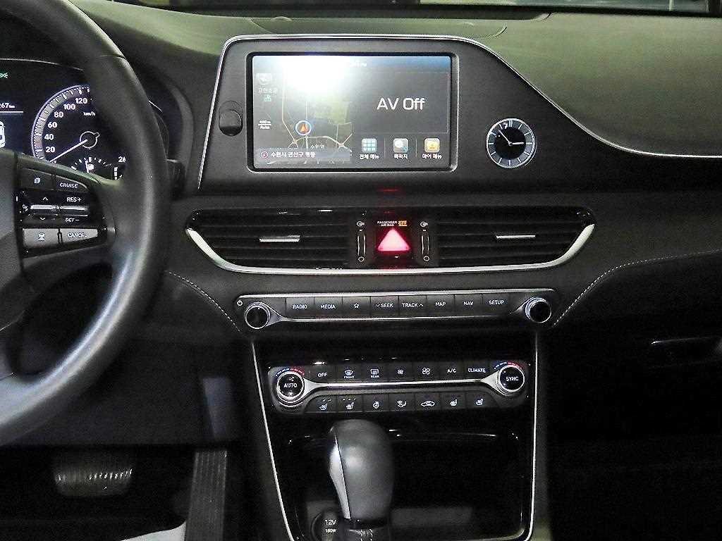 HYUNDAI Grandeur - Vista 11