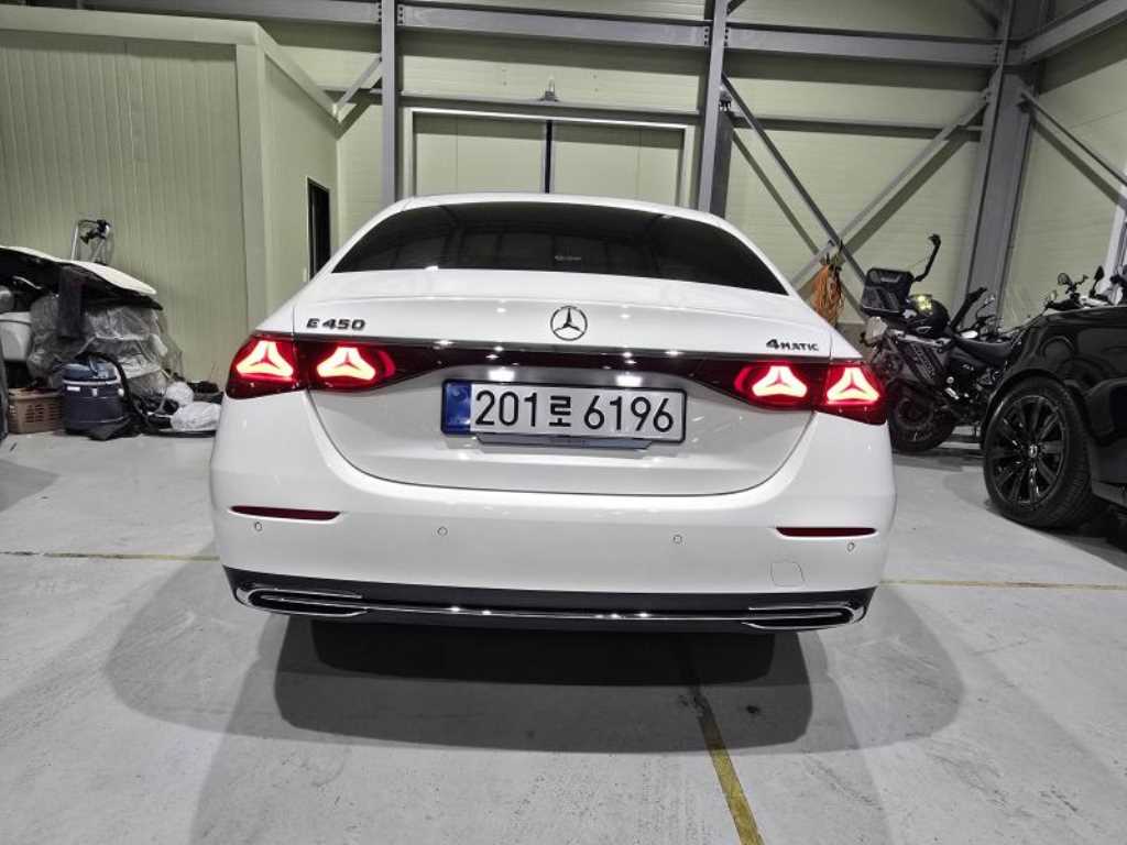 Mercedes Benz E class - Vista 3