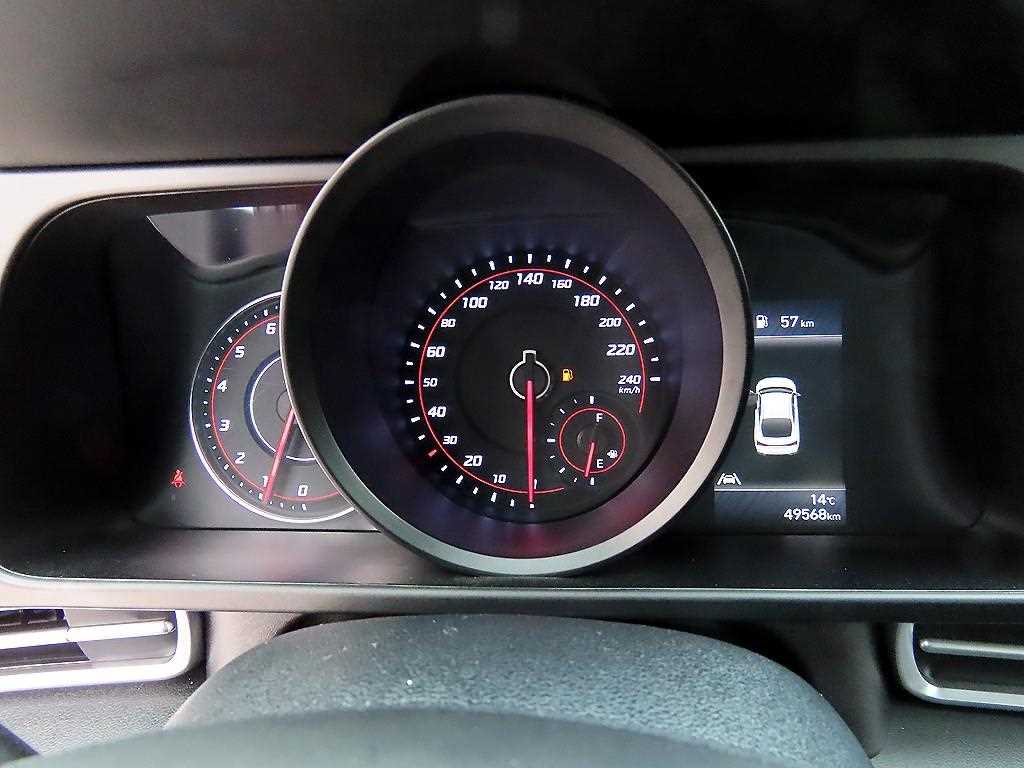 HYUNDAI Avante - Vista 9