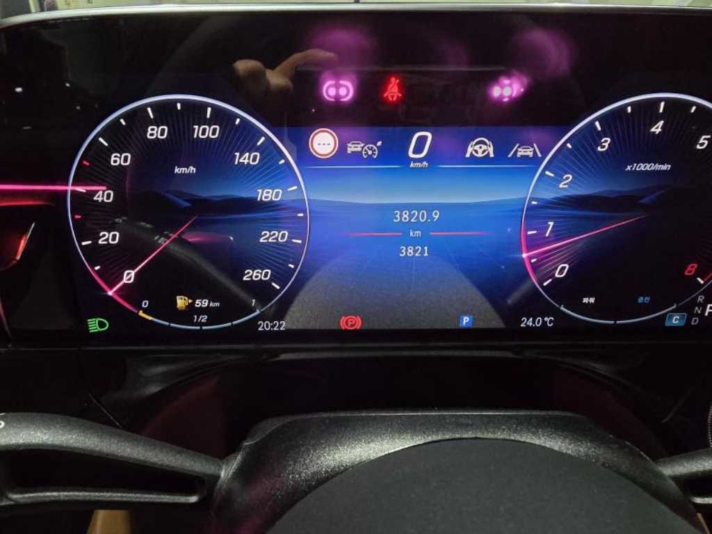 Mercedes Benz E class - Vista 5
