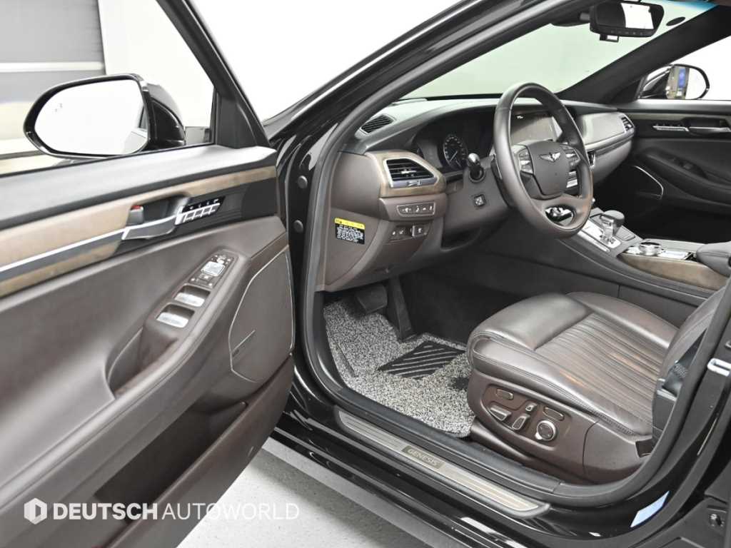 Genesis G90 - Vista 11