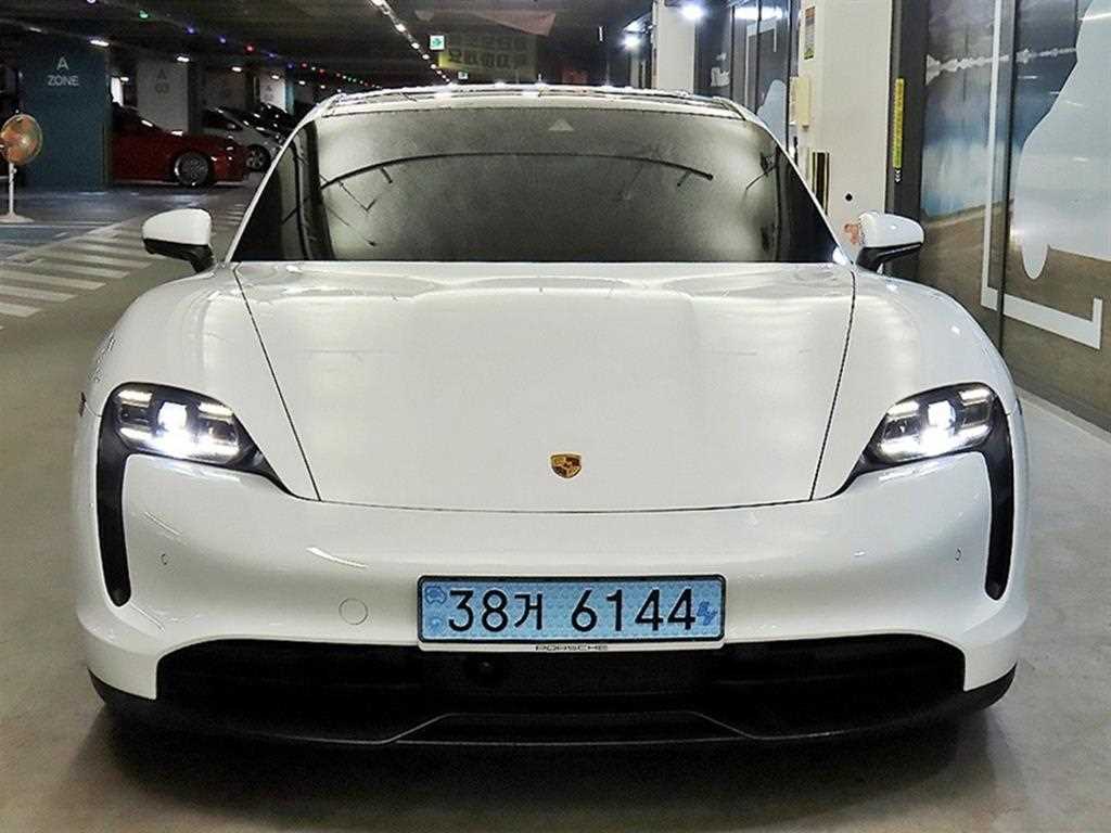 Porsche Taycan - Vista 2