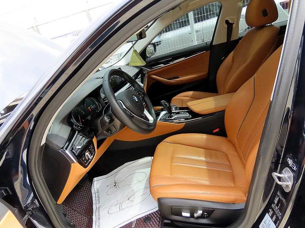 BMW 5 Series - Vista 5