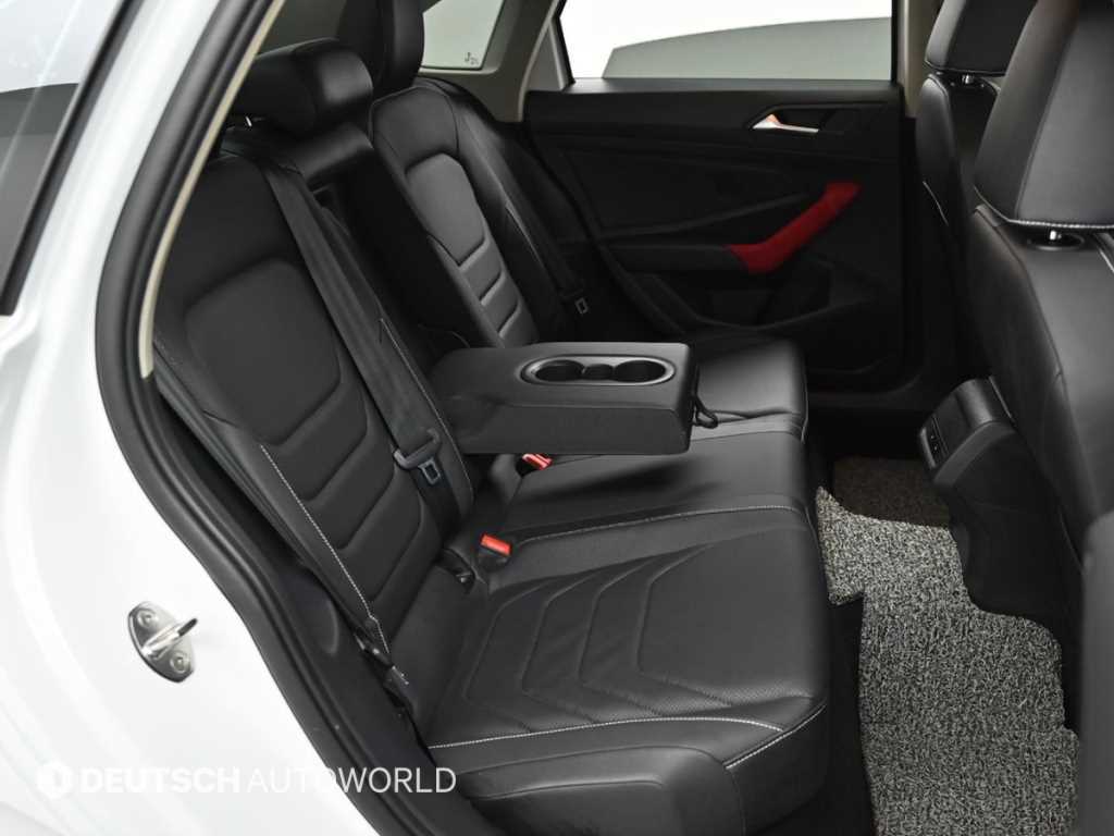 Volkswagen Jetta - Vista 12