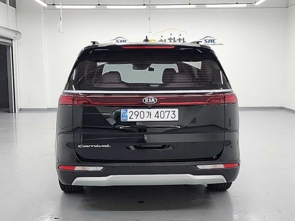 KIA Carnival - Vista 3