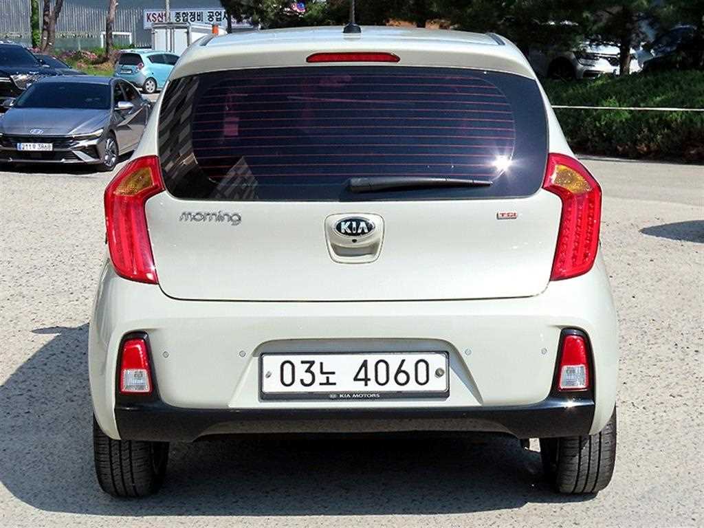 KIA Morning - Vista 4