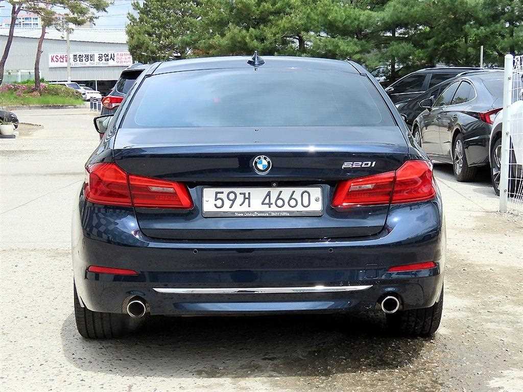 BMW 5 Series - Vista 4