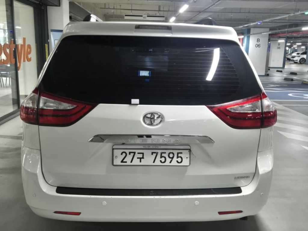 Toyota Siena - Vista 5