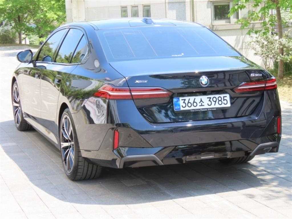BMW 5 Series - Vista 4