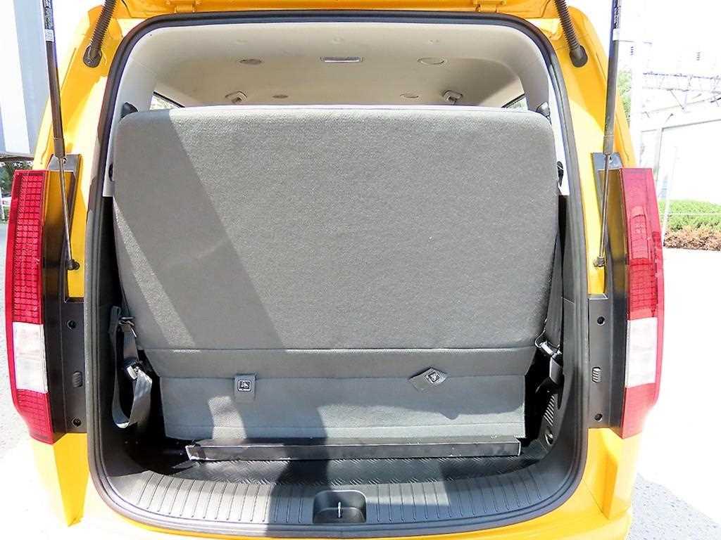 HYUNDAI Staria 2025 Amarillo - Importación desde Corea - HF Imports Iquique - Foto 17