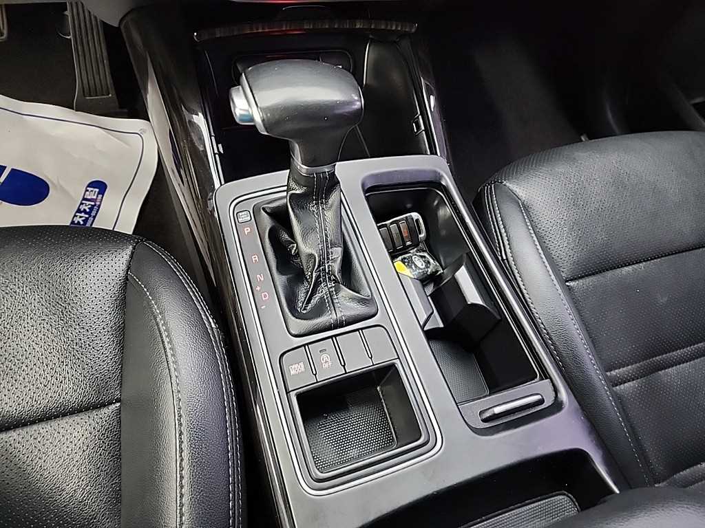 KIA Sorento - Vista 8