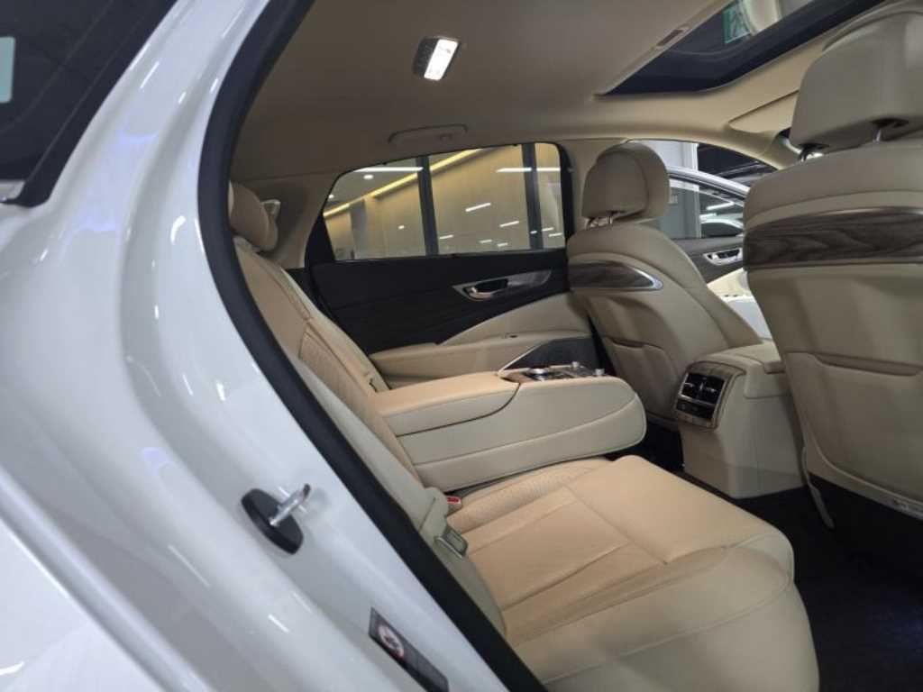 KIA K9 - Vista 10