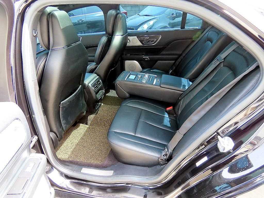 Lincoln Continental - Vista 6