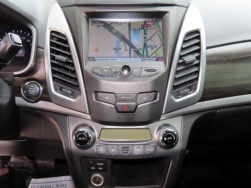 Ssangyong Korando 2014 Azul - Importación desde Corea - HF Imports Iquique - Foto 13