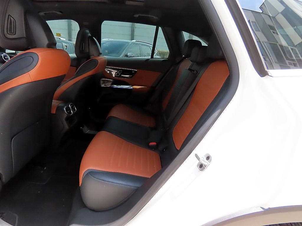 Mercedes Benz GLC Class - Vista 6