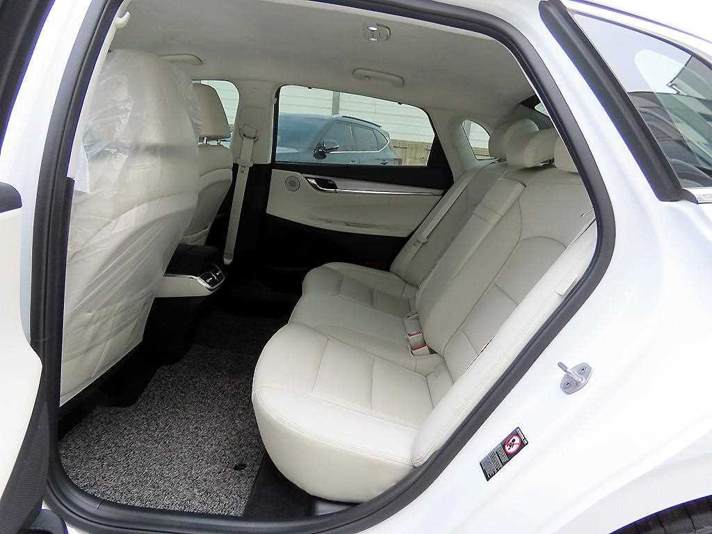 HYUNDAI Grandeur - Vista 6