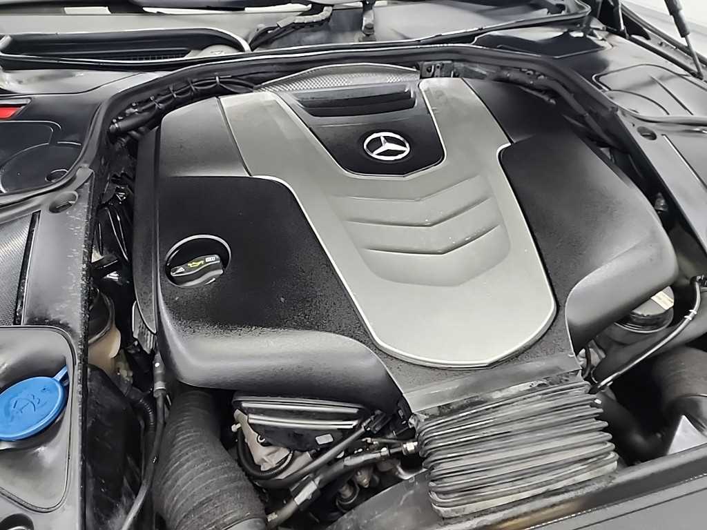 Mercedes Benz S Class - Vista 5
