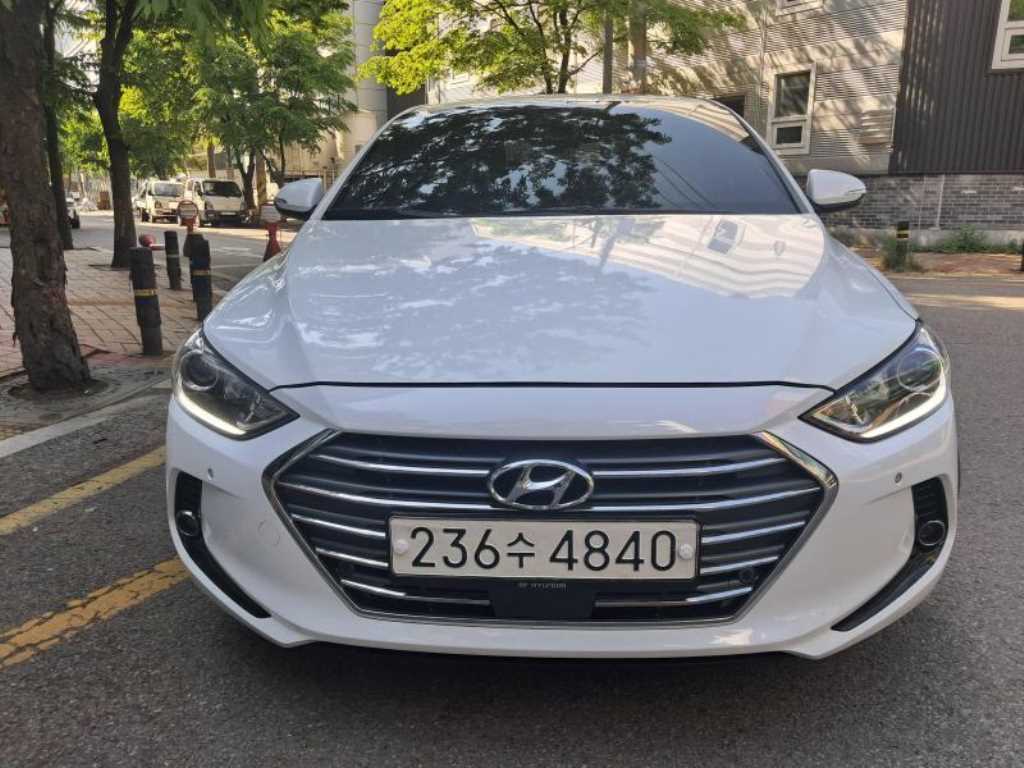 HYUNDAI Avante 2018 Blanco - Importación desde Corea - HF Imports Iquique - Foto 1