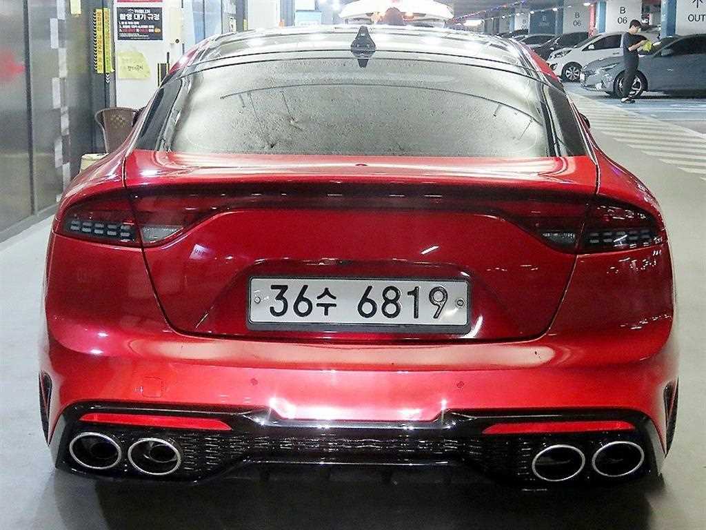KIA Stinger - Vista 5
