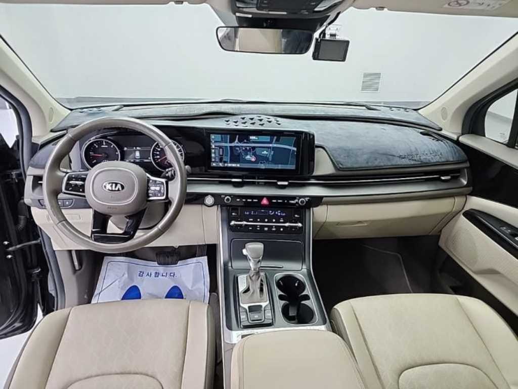 KIA Carnival - Vista 7