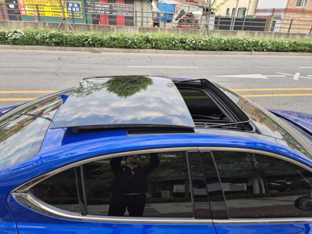 Genesis G70 - Vista 8