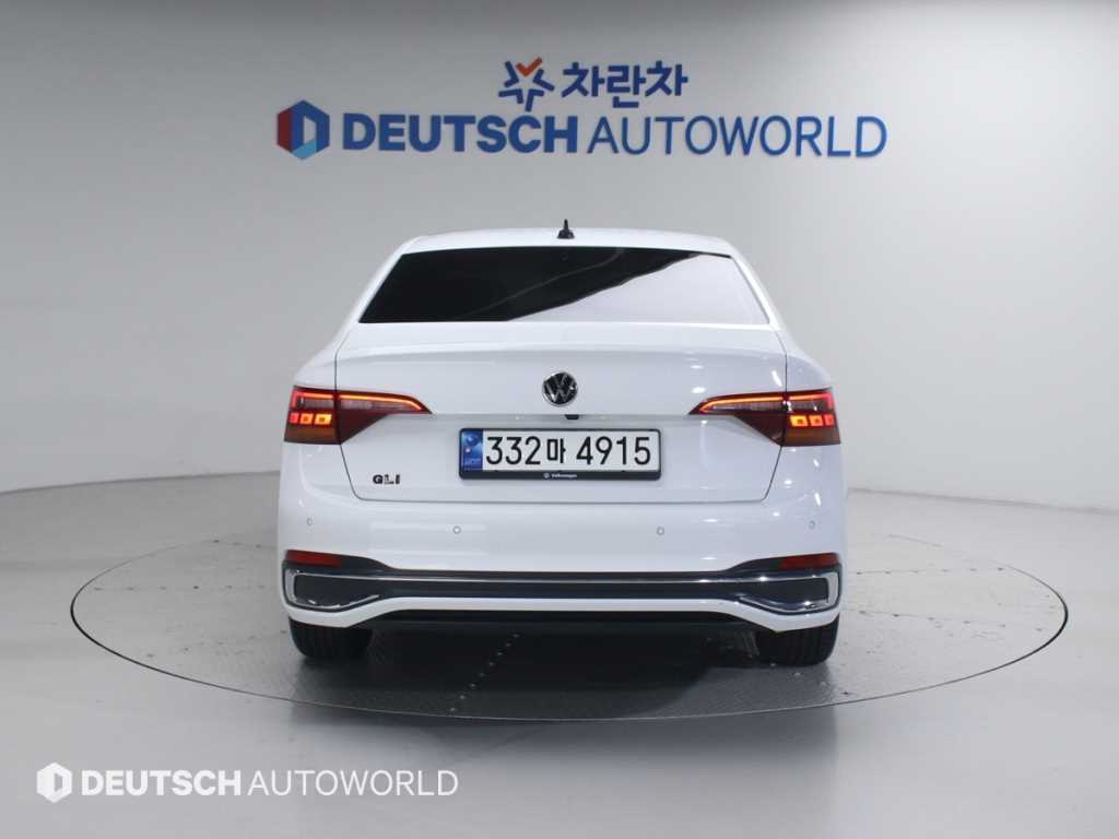 Volkswagen Jetta - Vista 4