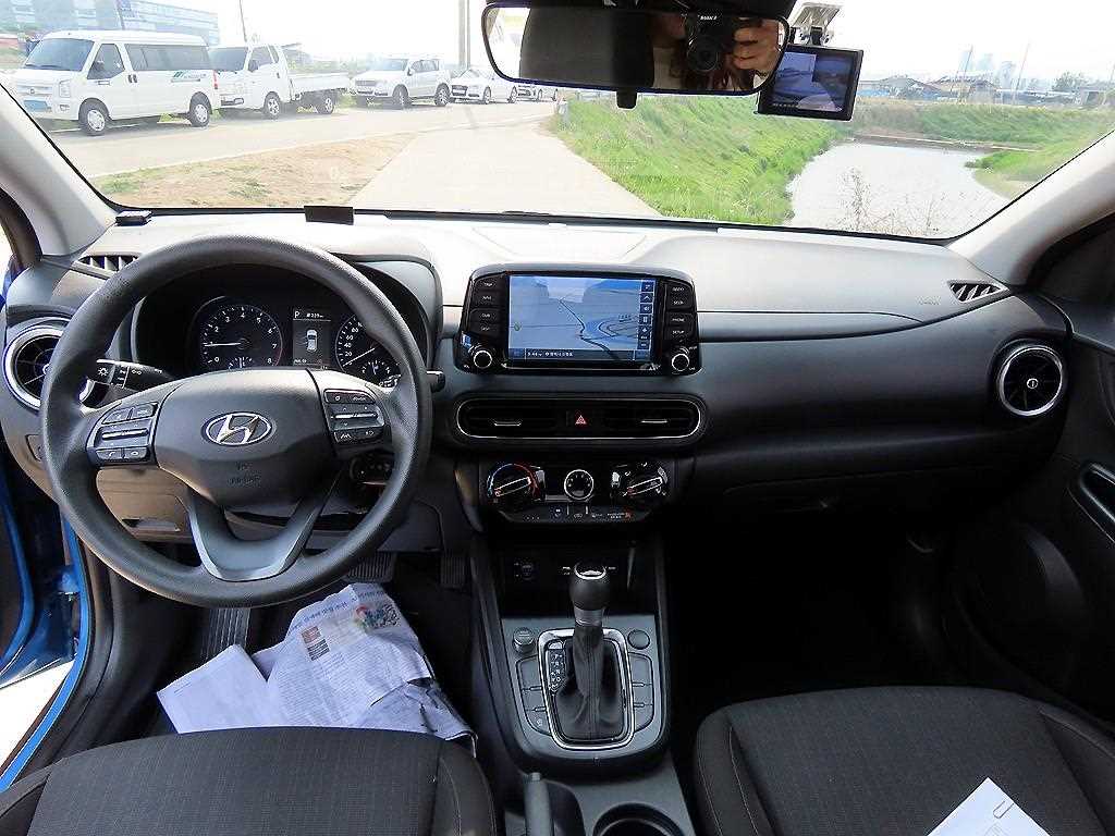 HYUNDAI Kona - Vista 9