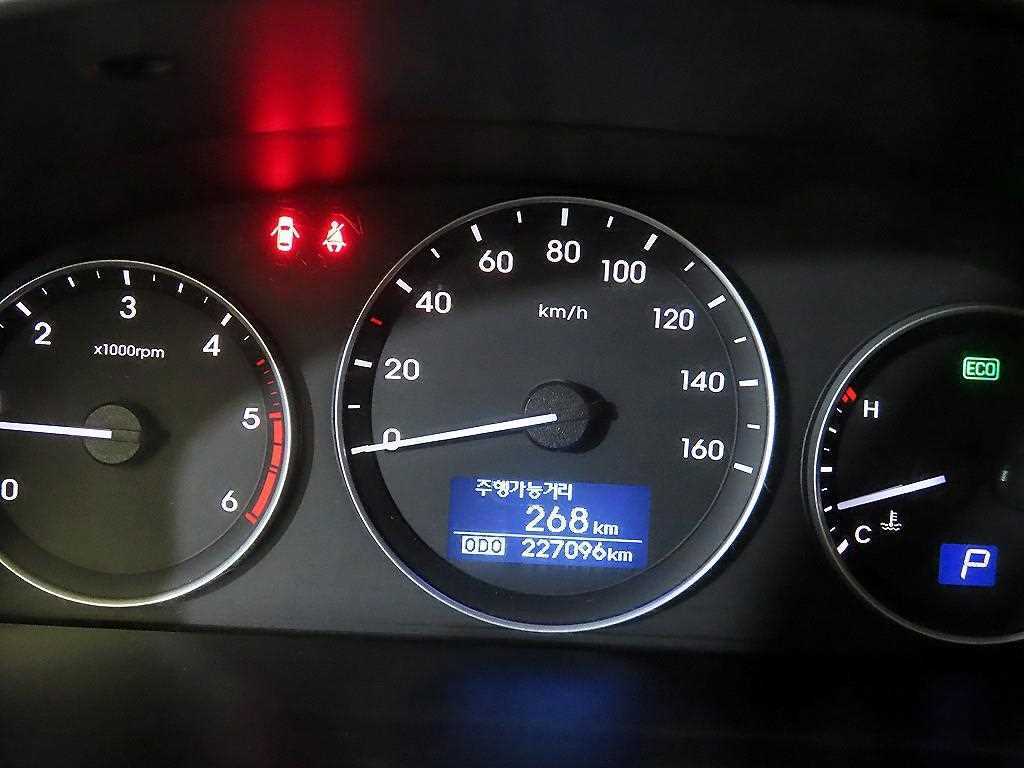 HYUNDAI Starex - Vista 9