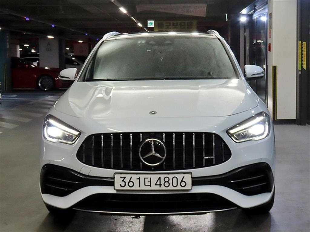 Mercedes Benz GLA Class - Vista 2