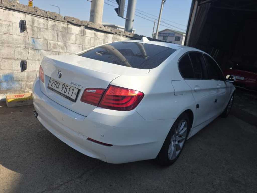 BMW 5 Series - Vista 3