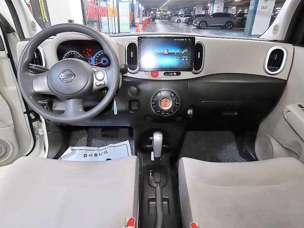 Nissan Cube - Vista 10