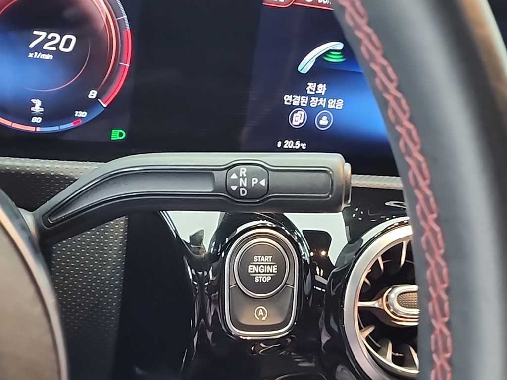 Mercedes Benz CLA Class - Vista 8