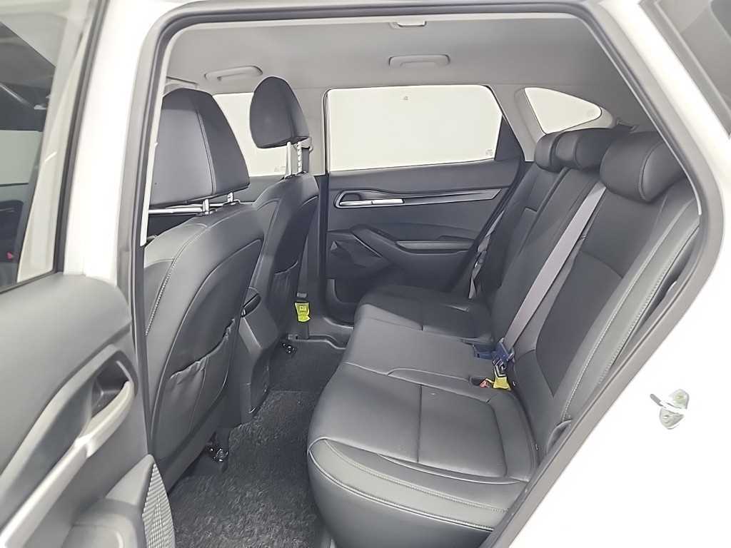 KIA Seltos - Vista 12