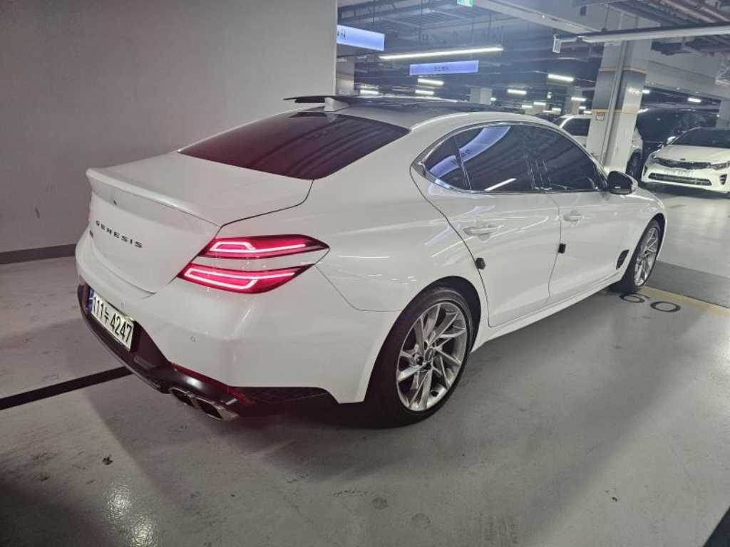 Genesis G70 - Vista 4
