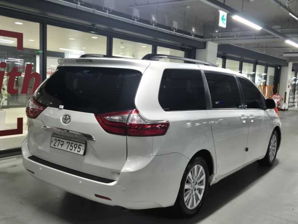 Toyota Siena - Vista 4