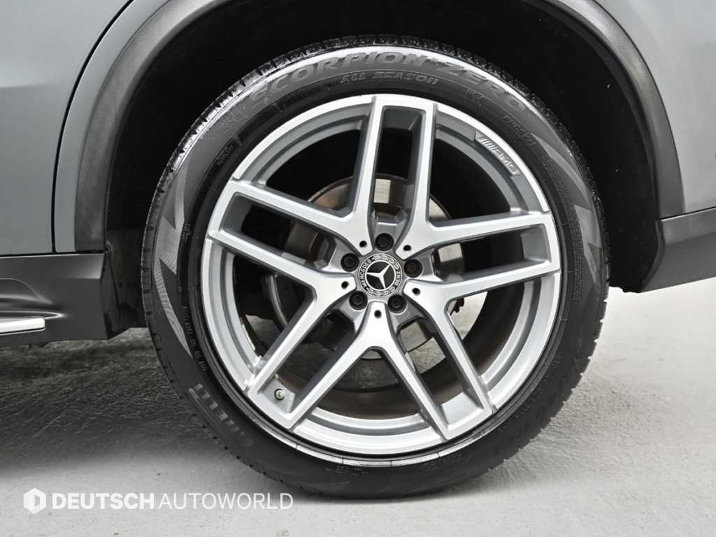 Mercedes Benz GLE Class - Vista 5