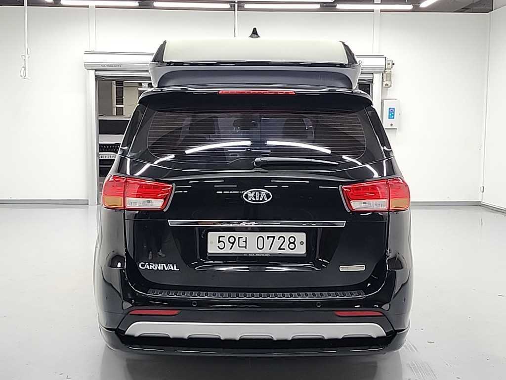 KIA Carnival - Vista 4